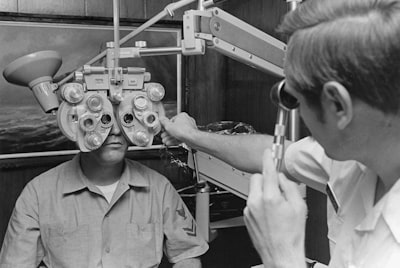 VITAL: Supervisión dual visual-semántica para razonamiento latente interpretable en MLLMs médicos