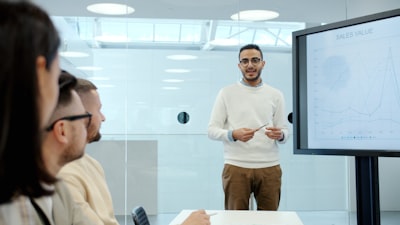 Q2BSTUDIO: líder en intranet con grafo de conocimiento en Zaragoza