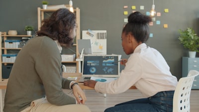 Automatización e innovación para equipos multinacionales