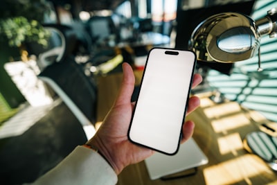 Cómo las apps móviles personalizadas fomentan el trabajo remoto sostenible