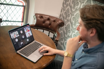 Mejores empresas de intranet con chat para equipos remotos 2026