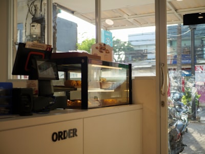 Automatización de tareas en sistema de gestión de tiendas de óptica