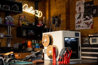 Herramientas esenciales para propietarios de impresoras 3D.