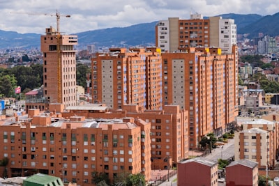 Autoajuste de MPC en edificios para un costo económico óptimo