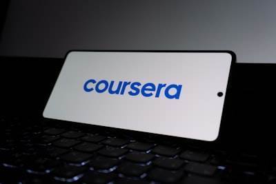 Socio principal en desarrollo web personalizado en Ribeira