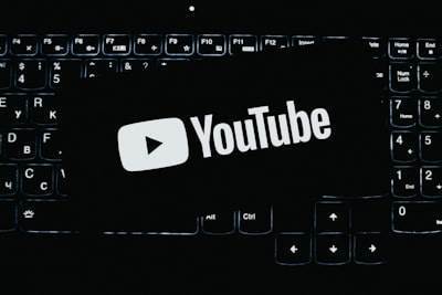 Video intercalación multivariante y controlable