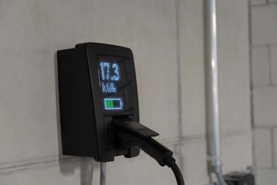 Optimización de emisiones almacenando energía solar en edificios