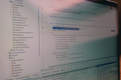 Desarrollo web a medida y conexiones con bases de datos y APIs