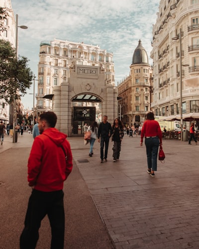 Contratación de servicios de agentes de IA en Madrid