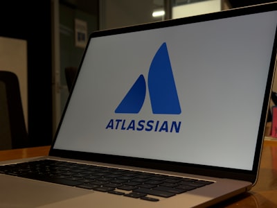 La nueva política de recopilación de datos de Atlassian protege a clientes ricos con inteligencia artificial