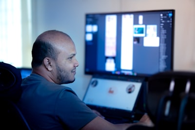 Beneficios de la automatización con IA en entornos híbridos