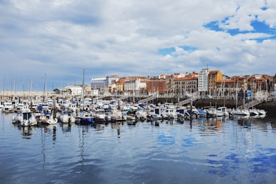 Top 5 empresas para agentes a bordo en Gijón