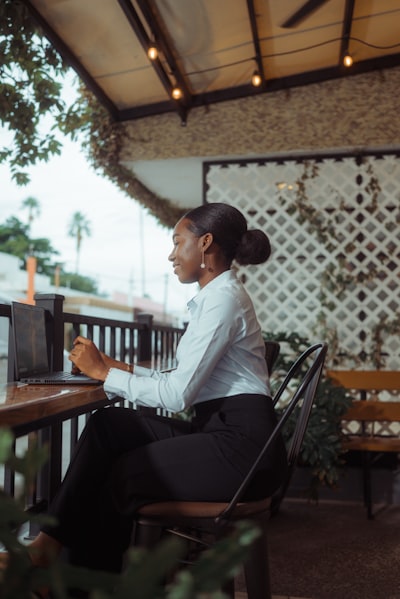 ¿Cómo mejorar la sostenibilidad del trabajo remoto con IA?