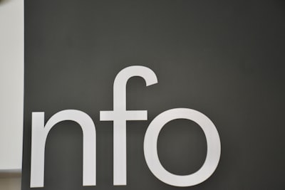 Federación de Gráficos con Características de Descripción de Texto