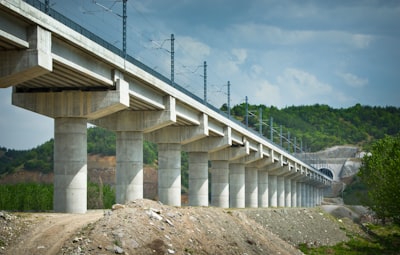 Los Costos Ocultos de la Infraestructura de IA DIY: Análisis 2026