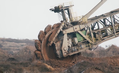 Minería de Representaciones Multimodales para Recuperación Eficiente