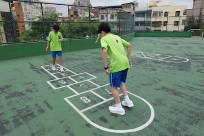 Elige tus batallas: Aprendizaje a través de juegos de tira y afloja