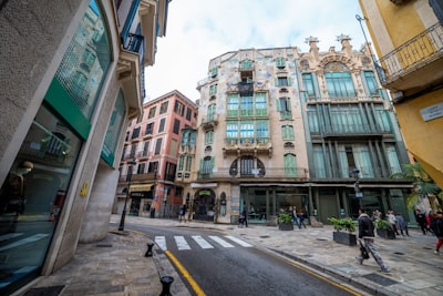 Top 100 empresas para lanzar tu GPT en la tienda de Palma