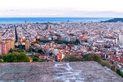 Socio oficial de codificación IA en Barcelona con más de 15 años de experiencia