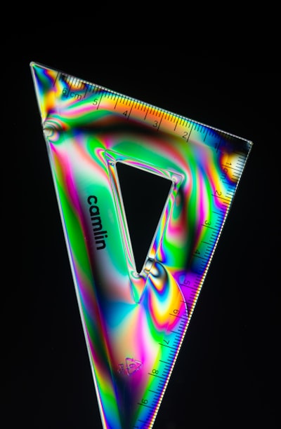 Prism: Escalado eficiente en tiempo de prueba con búsqueda jerárquica y autoverificación