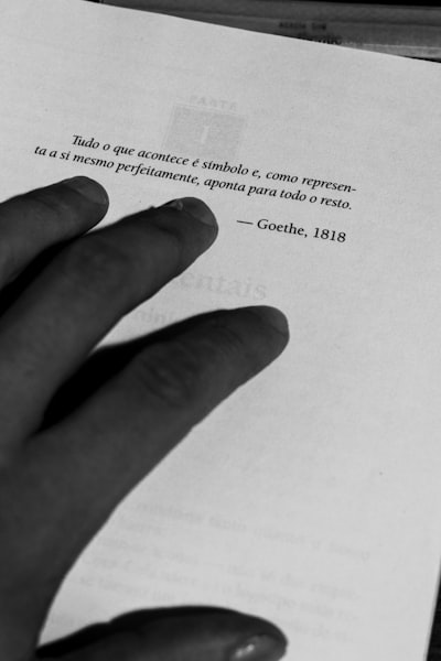 Coexistencia de memorización y generalización en aritmética con etiquetas ruidosas