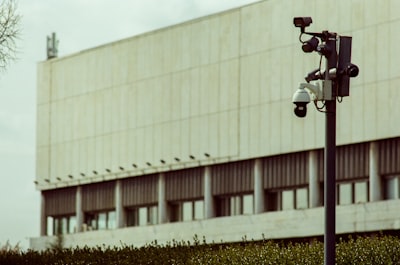 Reidentificación de personas con privacidad diferencial