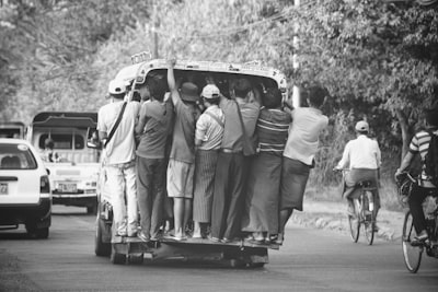 Compresión de texto visual mediante transporte de medida