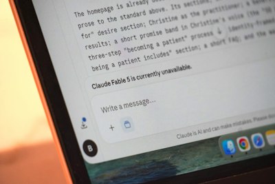 Comunicación centralizada y automatizada con IA generativa
